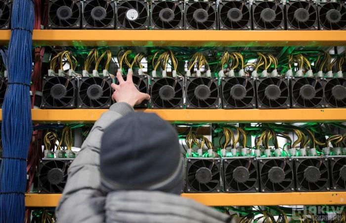 bitcoin-mine-quebec.jpg